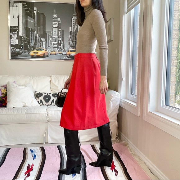 Vintage red knee length skirt with front pleat - Picture 5 of 11